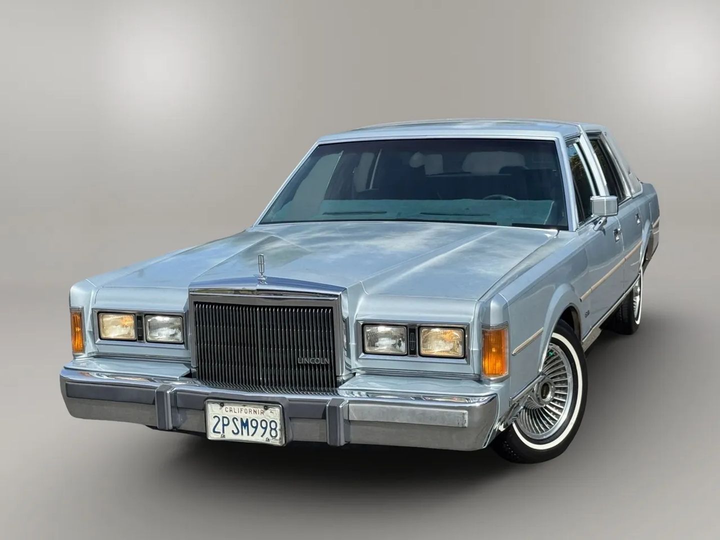 lincoln town car 1989 1LNBM82F0KY809687 image lincoln town car 1989 1LNBM82F0KY809687 image